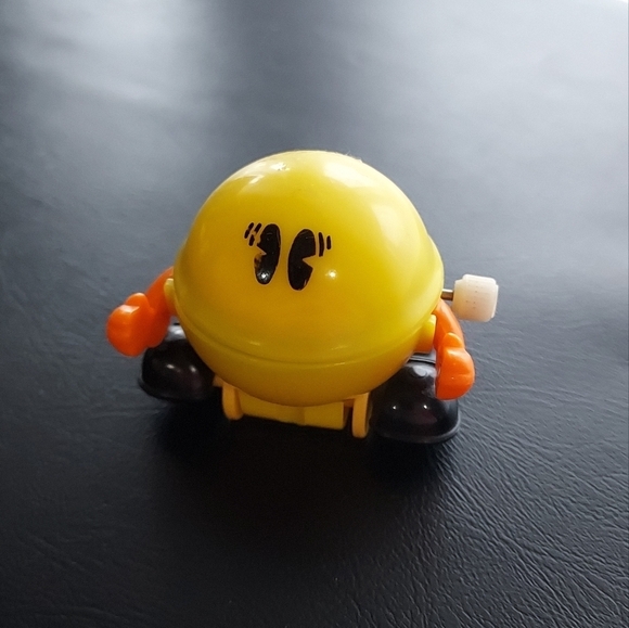 Pac-Man Wind Up Toy Figure 1984 Arcade Ghost Vintage Yellow - Picture 1 of 7
